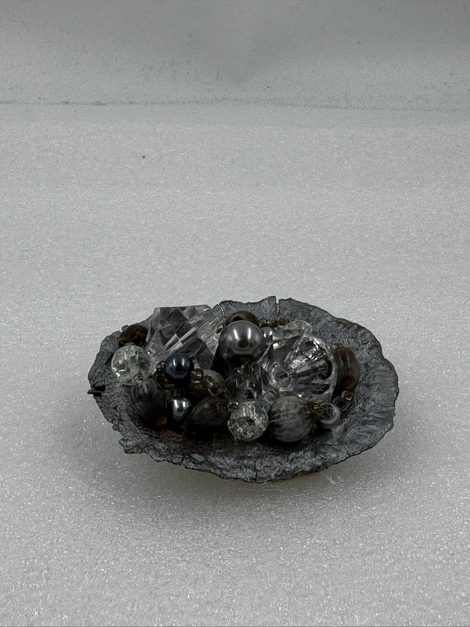 Unieke Broche met Kristallen en Parels - Handgemaakt